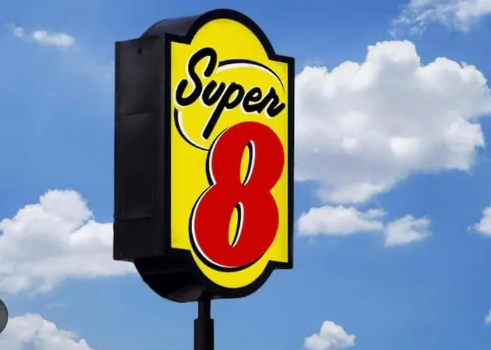 Super 8 By Wyndham Rockford South