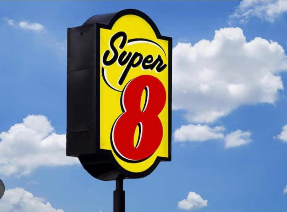 Hotel Super 8 By Wyndham South